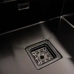 Кухонна мийка Platinum Handmade TZ з нержавіючої сталі одночашева зі змішувачем 50x50x20 см чорна - мініатюра 4