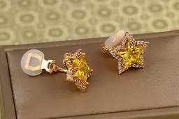 Сережки кліпси Xuping Jewelry зірки з жовтим камінням 1.6 см золотисті