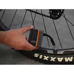 Велосипедний міні насос-задня фара Flextail Tiny Tire Pump ACS, чорний - мініатюра 19