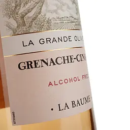 Вино Domaine De La Baume Grande Olivette Grenache Cinsault Alcogol free рожеве солодке 0.75 л - мініатюра 3
