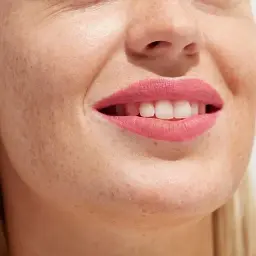 Помада для губ Gosh Luxury Rose Lips відтінок 001 Love 3.5 г - мініатюра 3