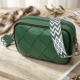 Цікава шкіряна сумка з плетіннями для стильних жінок Vintage 22410 зелена