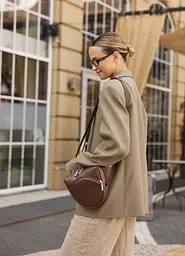 Жіноча кросбоді сумка бананка Sambag Sofi шоколад 20 × 18 × 5 см (88193020) - мініатюра 2