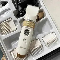Машинка для стрижки з двома акумуляторами Geemy GM-6001 триммер з насадками кераміко-титанієві ножі - мініатюра 7