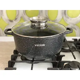 Каструля Vezzer з кришкою та силіконовими накладками на ручки 24 см 4.5 л чорна (VZ8006) - мініатюра 8