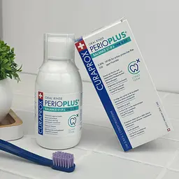Ополіскувач для ротової порожнини Curaprox Perio Plus Balance CHX для брекетів та ортодонтичних конструкцій 200 мл - мініатюра 2