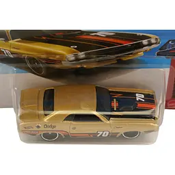 Базова машинка Hot Wheels Nightspeed 70 Dodge Hemi Challenger золотиста (5785) JJJ07-N521 - мініатюра 2