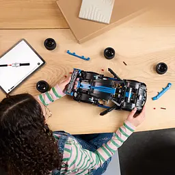 Конструктор LEGO Technic Автомобіль для перегонів Porsche GT4 e-Performance 834 деталі (42176) - мініатюра 9