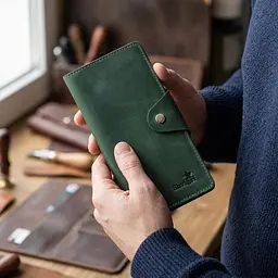 Гаманець унісекс вертикальний із вінтажної шкіри на кнопках SHVIGEL 16179 зелений - мініатюра 2