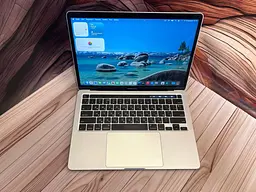 Ноутбук Apple MacBook Pro 13" 2020 i7-1068NG7/32/512 (C02FK1EQML87) Б/в