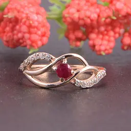 Каблучка з червоного золота з рубіном 18 K-0123
