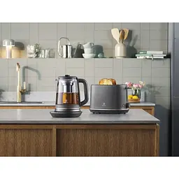 Електрочайник Electrolux 1.7 л Strix чорний teh0026188 - мініатюра 4