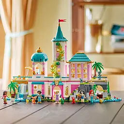 Конструктор LEGO Disney Princess Замок принцеси та королівські улюбленці 787 деталей (43267) - мініатюра 14