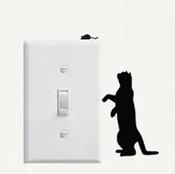 Наклейка на стену "Кот с мышкой" - 13*4 см