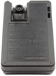 Зарядний пристрій для акумулятора цифрової фотокамери Panasonic DE-A91BA/SX - мініатюра 2