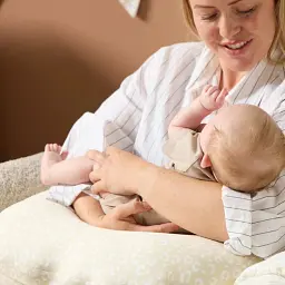 Подушка для годування Tutti Bambini бежева (211225/LC) - мініатюра 3