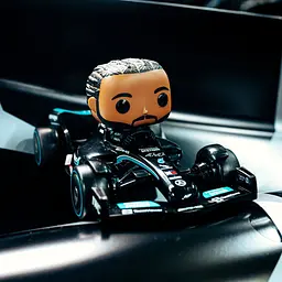 Ігрова фігурка Funko Pop Формула-1 Льюїс Гамільтон на машині (75797) - мініатюра 3