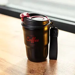 Термочашка "Coffee" 400 мл з ремінцем та відкидною кришкою-клапаном, чорний Yiwu HP-GM-17 - мініатюра 2