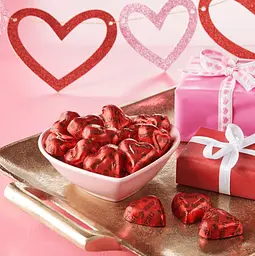 Шоколадні цукерки Hershey's Strawberry Creme Hearts Candy 249г - мініатюра 4
