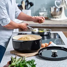 Каструля KitchenAid Cast Iron чавунна з кришкою 26 см 5.2 л чорна (CC006061-001) - мініатюра 8