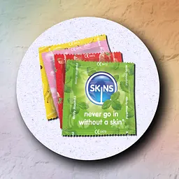 Презервативи Skins зі смаками: банан, м'ята, полуниця та жувальна гумка - мініатюра 2