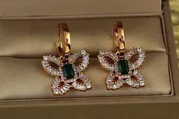 Сережки підвіски Xuping Jewelry метелики із зеленим каменем 2,8 см золотисті