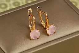 Сережки Xuping Jewelry солістка імітація рожевого кварцу 1,7 см золотисті - мініатюра 2