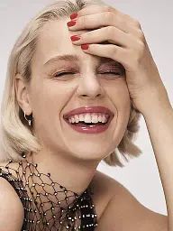 Блиск для губ Rimmel Oh My Gloss відтінок 100 (Love Bug) 6.5 мл (8000015255471) - мініатюра 5