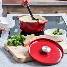 Каструля KitchenAid Cast Iron чавунна з кришкою 22 см 3.3 л червона (CCC006057-001) - мініатюра 6