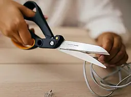Ножиці для важкої роботи з зазубреним лезом Fiskars 24 см (879168) 1020223 - мініатюра 4
