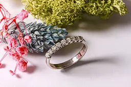 Каблучка дорожка з білого золота з діамантами 19 K-0312 - мініатюра 2