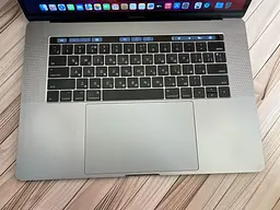 Ноутбук Apple MacBook Pro 15" A1707 i7-7820HQ/16/1TB (C02TX0XHHTDF) Б/в - мініатюра 2