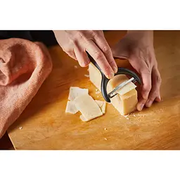 Ніж для чищення з поперечним рухомим лезом Fiskars Functional Form (1016122) - мініатюра 9