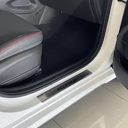 Накладки на пороги для Hyundai Kona 2019-2023 / 2023- Нержавіюча сталь із загином та Логотипом 4 шт (Premium P-HY34) - мініатюра 2