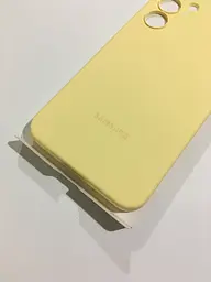 Оригінальний силіконовий чохол Samsung Silicone Case для Samsung Galaxy S24 FE Yellow EF-PS721CYEGWW - мініатюра 3
