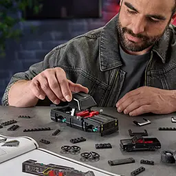 Машинка-конструктор Mattel Brick Shop Chevy '83 Silverado серії Speed (JKG42) - мініатюра 9
