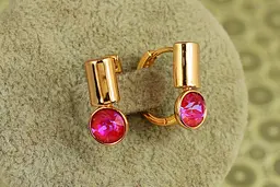 Сережки Xuping Jewelry Модуль з рожевим каменем Сваровські 1,7 см золотисті - мініатюра 2