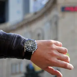 Годинник Casio EFR-526L-1AVUEF - мініатюра 2