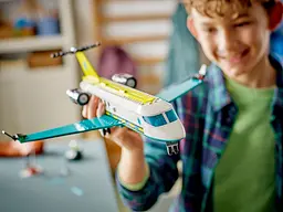 Конструктор LEGO City Літак швидкої медичної допомоги 403 деталей (60465) - мініатюра 14