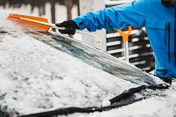 Автомобільний совок для снігу Fiskars (1000740) - мініатюра 4