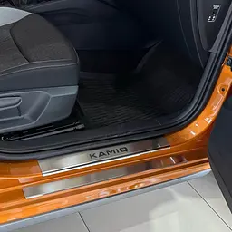 Накладки на пороги для Skoda Kamiq 2019- Нержавіюча сталь із загином та Логотипом 8 шт (Premium P-SK20) - мініатюра 2