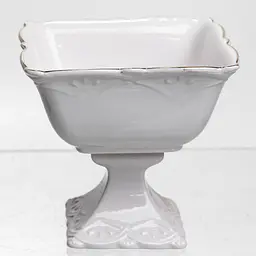 Конфетница фарфоровая Pearl 12,5*12,5 см Yiwu 120-YH-HG055