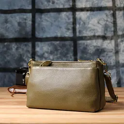 Стильна шкіряна сумка із щільним дном для жінок Vintage 22984 оливкова - мініатюра 10