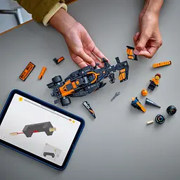 Конструктор LEGO Speed Champions Автомобіль для перегонів McLaren F1 269 деталей (77251) - мініатюра 6