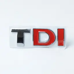 Емблема напис TDI червоний метал скотч 3М 82 x 26 мм Польща