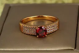 Кільце Xuping Jewelry свято життя з червоним каменем р 17 золотисте