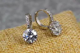 Сережки Xuping Jewelry з великим білим каменем 2 см сріблясті - мініатюра 2