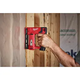 Степлер акумуляторний MILWAUKEE, M12 BST-0 (каркас. кліпса для ременя, картонне пакування) - мініатюра 3