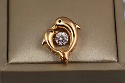 Кулон Xuping Jewelry два дельфіни з білим фіанітом, що танцює, для тонкого ланцюга 1.9 см золотистий