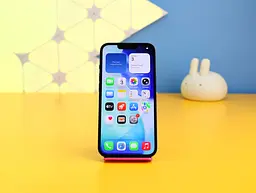 Смартфон Apple iPhone 13 128 ГБ темна ніч (MLPF3) б/в [175268] - мініатюра 2